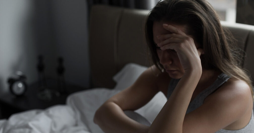 髪の毛が抜ける夢を見やすい状況別の意味とチェックポイント