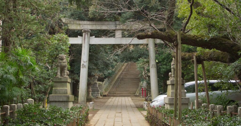 大田区の金運パワースポットにある神社の鳥居