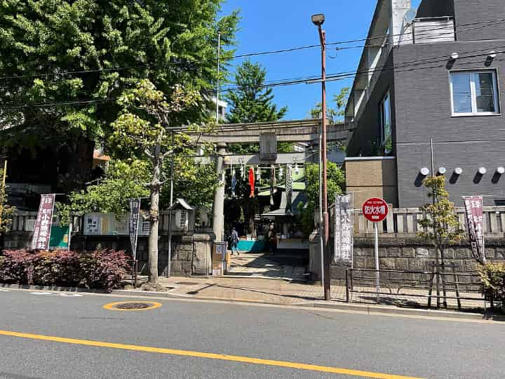 小野照崎神社の拝殿