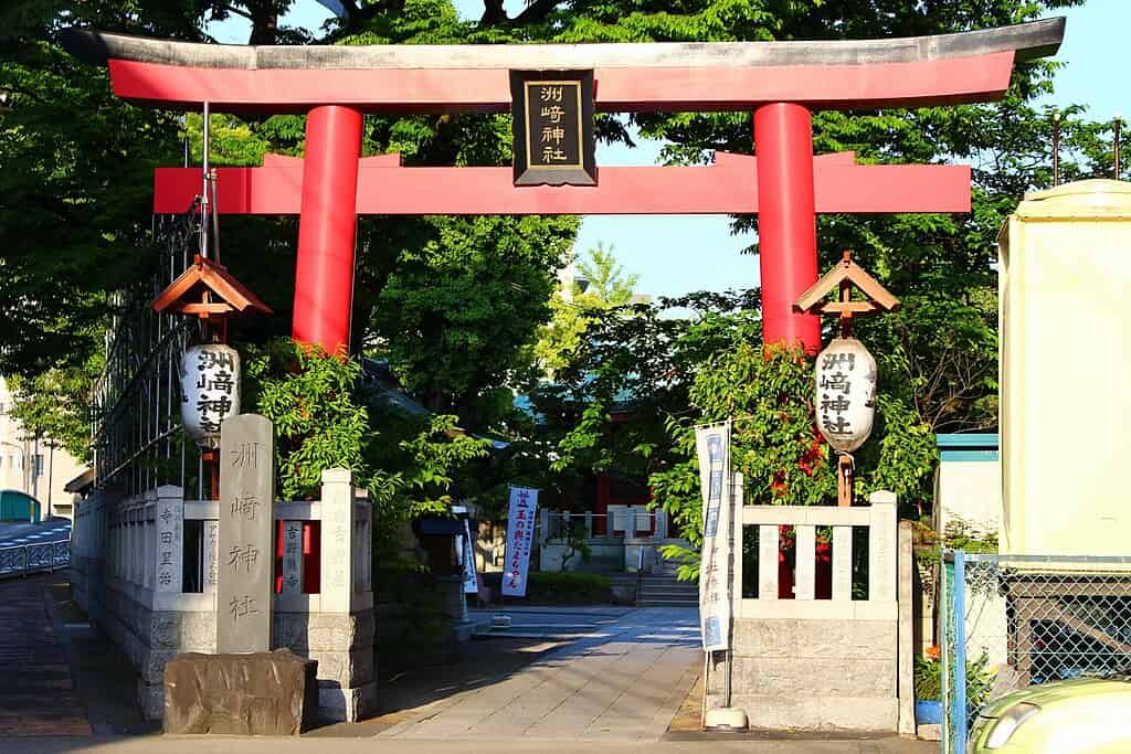 洲崎神社拝殿と石鳥居