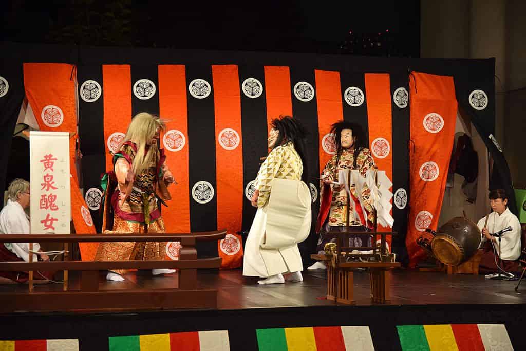 雉子神社例大祭の奉納演舞