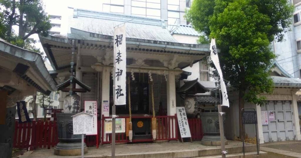 椙森神社の本殿正面