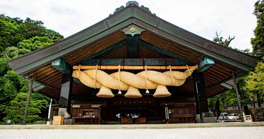 引き寄せの法則と出雲大社|復縁の前兆が示すスピリチュアルな意味