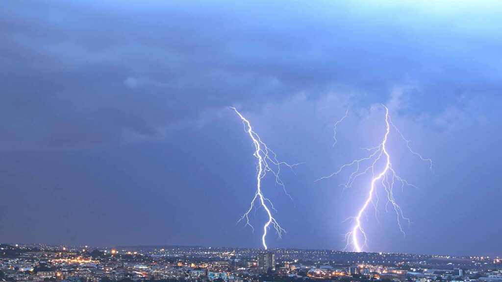 雷が落ちる夢の基本的な意味とは？